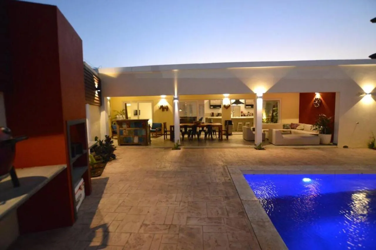 The Best Villa Ground Floor 5 Bedrooms With Ensuite Bathrooms At Prime Location Palm Beach 0*,  Aruba